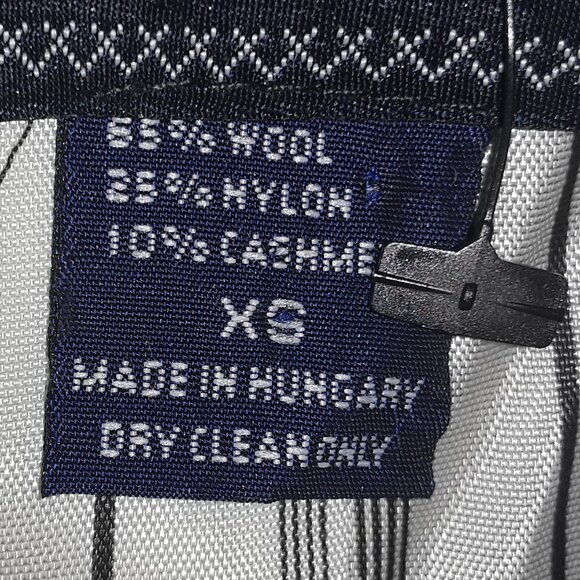 The Limited Edition ladies XS wool black coat w/gold/black stripres satin liner. - Picture 5 of 5